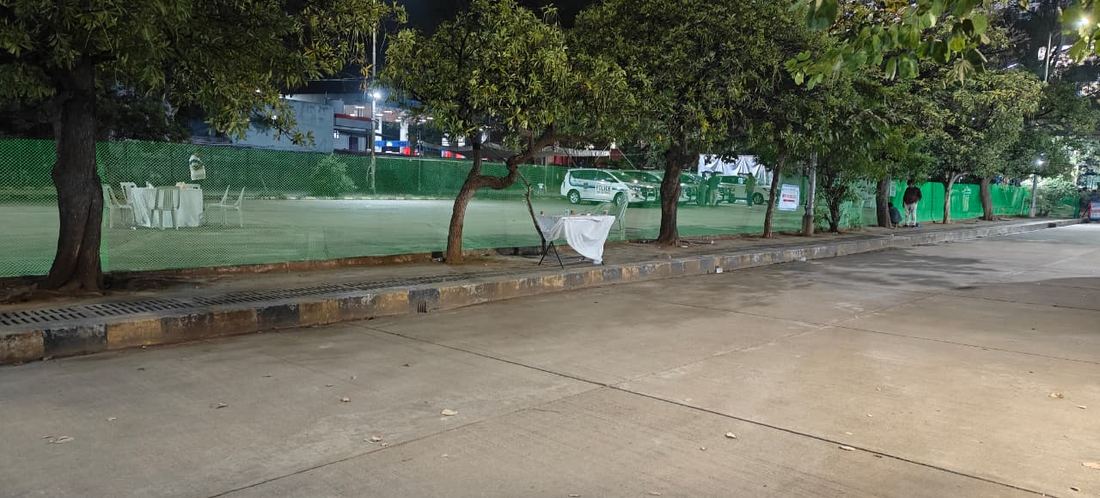 Green fiber fencing installation at KVBR Indoor Stadium