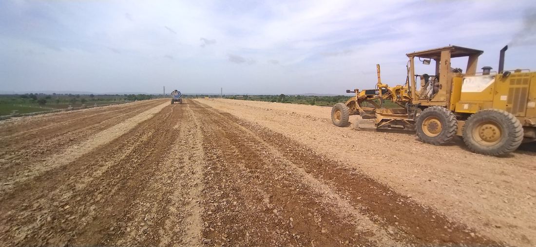 Highway road compaction and grading for MEIL